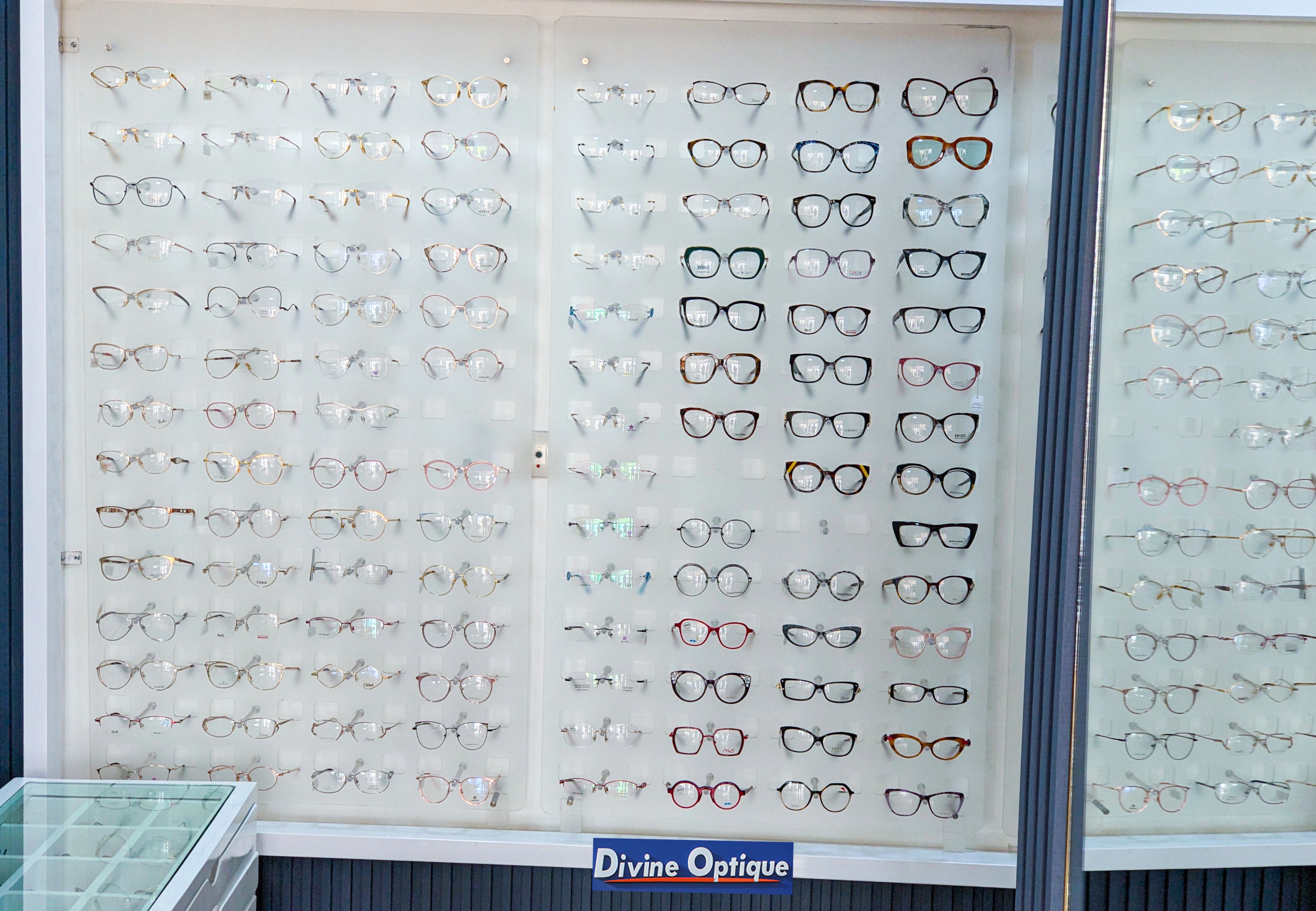 DIVINE OPTIQUE